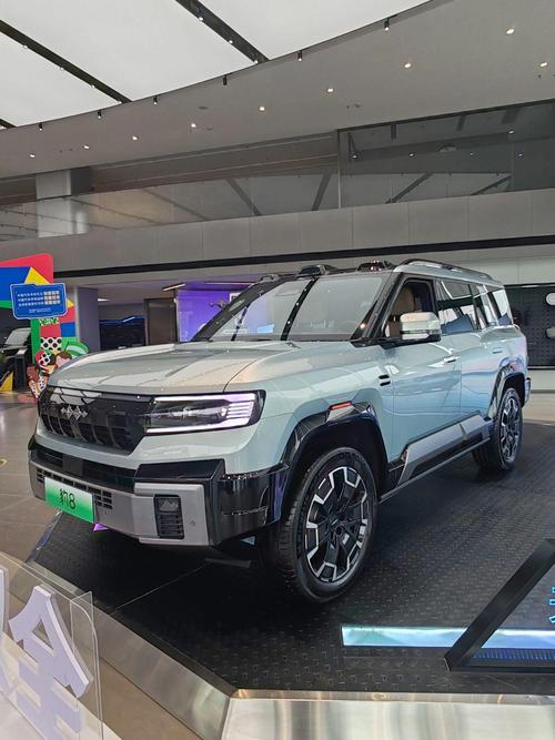 成都133比亚迪方程豹硬派越野的爆款，英菲尼迪35周年与你共成长